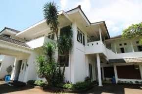 Отель Villa Sri Manganti  Джакарта